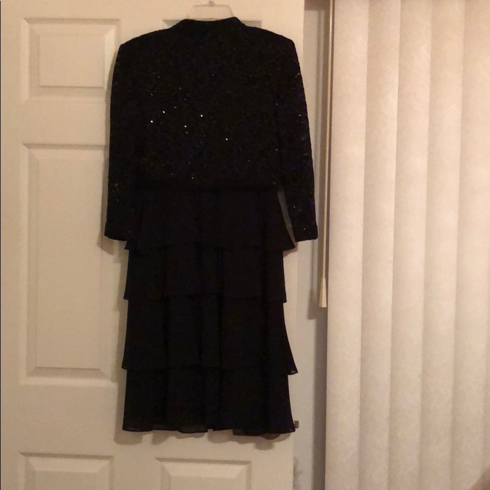 A beautiful 2 pc. Party dress! Size 8. Worn once. - Picture 2 of 8